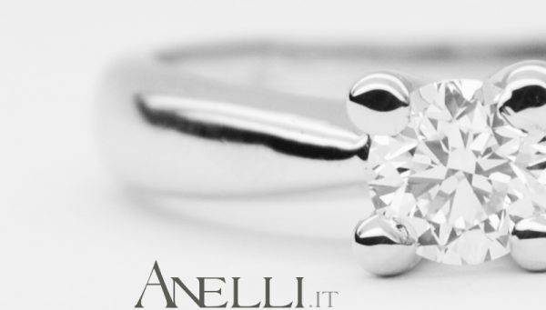 Anello Solitario 0,30 Carati F-VS1 GIA