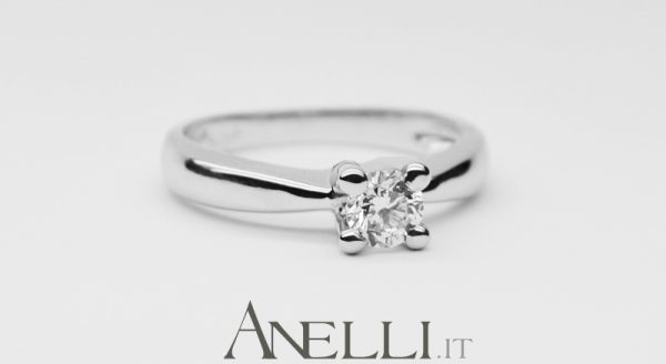 Anello Solitario 0,30 Carati F-VS1 GIA