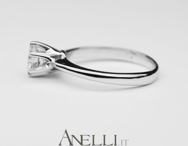 Anello di Fidanzamento 0.60 Carati D-VVS1 GIA