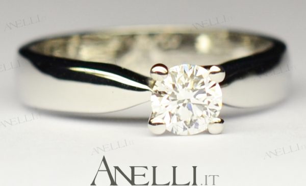 Anello Solitario Classico 0.38 carati G-VS1