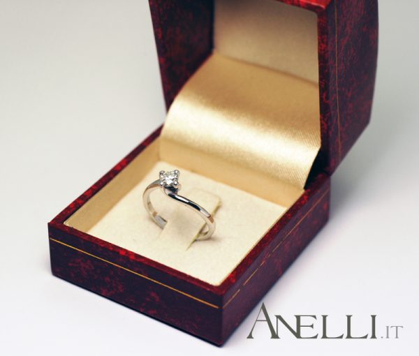 Anello Solitario con Diamante 0.20 - anelli solitari classici