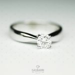 Anello solitario di mezzo carato (H-VS2) GIA