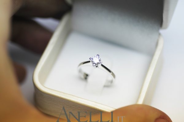 Anello Solitario Diamante 0,32 carati GIA