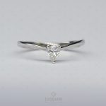 Anello Solitario Diamante a Goccia
