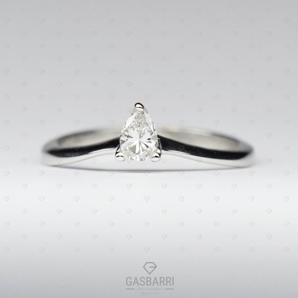 Anello Solitario Diamante a Goccia