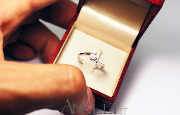 Anello Solitario Valentino 0,20 carati GIA