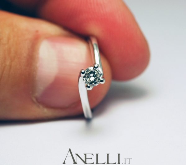 Anello Solitario Valentino 0,20 carati GIA