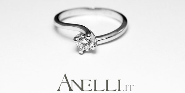 Anello Solitario Valentino 0,20 carati GIA