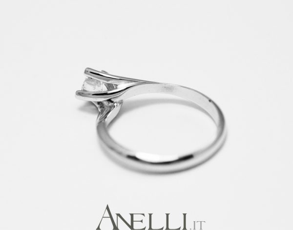 Anello Solitario Valentino 0,45 carati (F-VVS1)