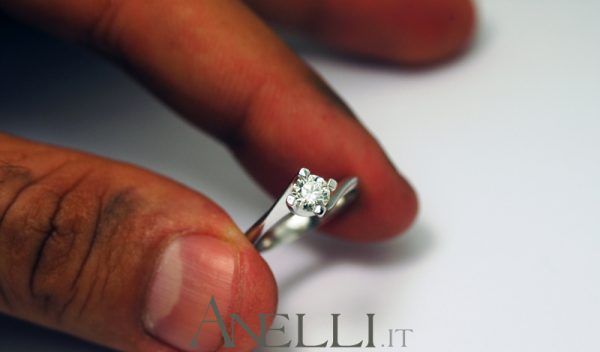 Anello Solitario Valentino 0,50 carati (F-VS1) GIA