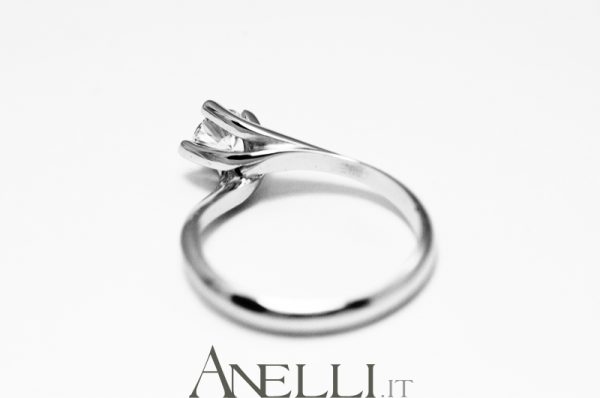 Anello Solitario Valentino 0,45 carati (F-VVS1)