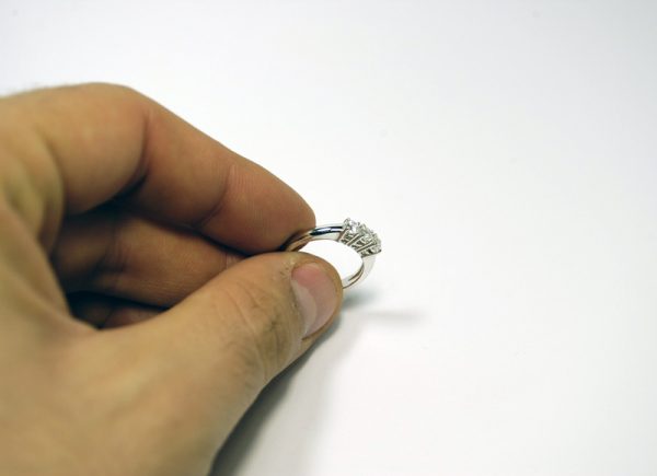 Anello trilogy 0,39 carati (Colore F - Purezza massima)