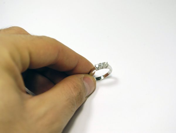 Anello trilogy 0,39 carati (Colore F - Purezza massima)