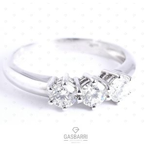 Trilogy con solitario centrale Colore F Purezza VVS1 GIA Anelli