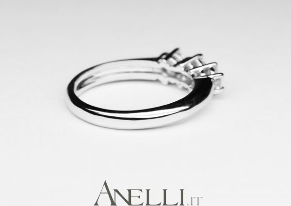 Anello Trilogy 0,75 carati colore D purezza VS1 GIA