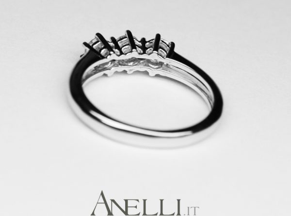 Anello Trilogy 0,75 carati colore D purezza VS1 GIA