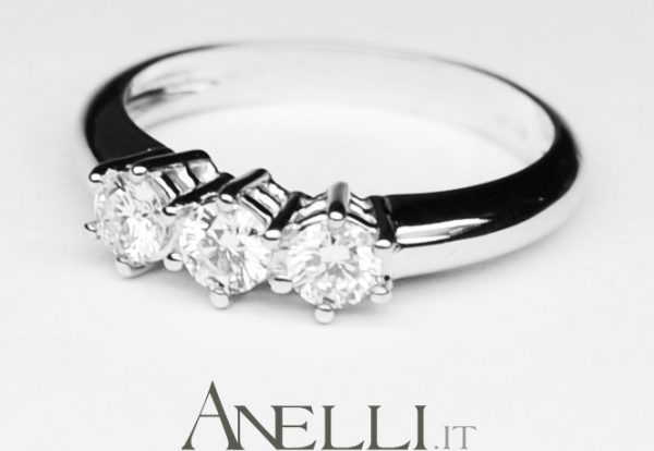 Anello Trilogy 0,75 carati colore D purezza VS1 GIA