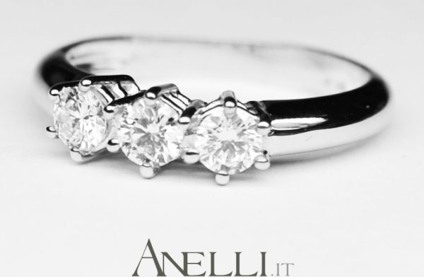 Anello Trilogy 0.75 carati Diamanti colore D purezza IF GIA