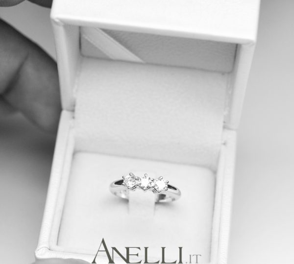 Anello Trilogy 0.75 carati Diamanti colore D purezza IF GIA