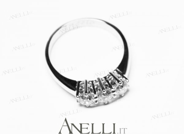 Anello Trilogy 0.84 ct D-VS1 GIA
