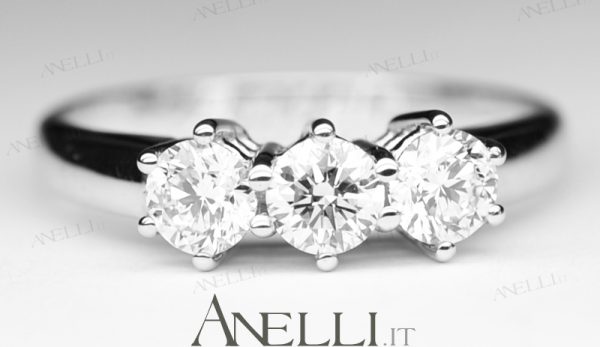 Anello Trilogy 0.84 ct D-VS1 GIA