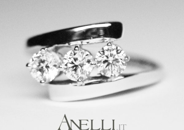 Anello Trilogy 0,90 carati G-VS1 GIA