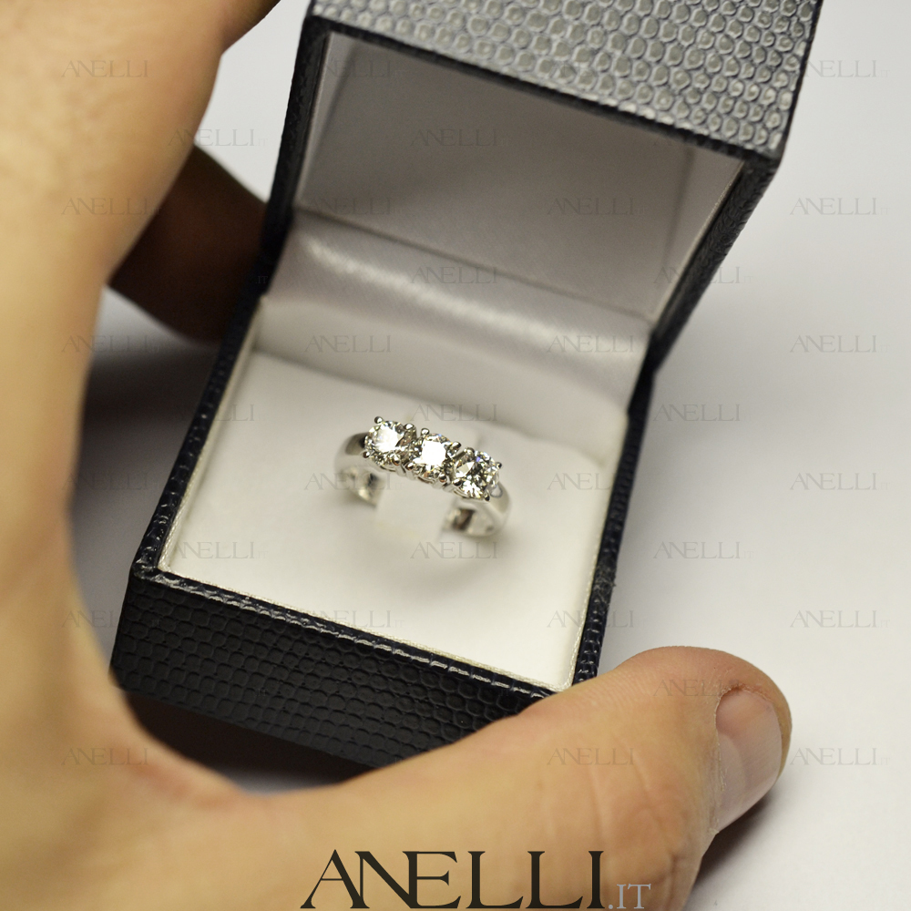 Anello Trilogy 0.90 Ct colore D purezza VVS1 GIA Anelli