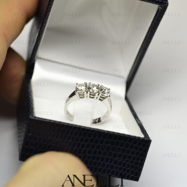 Anello Trilogy 0.90 Ct colore D purezza VVS1 GIA