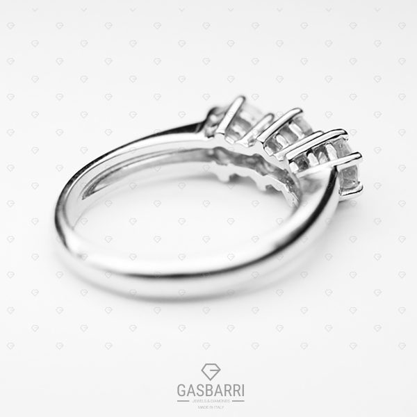 Anello Trilogy 1,35 carati (Colore G - Purezza VS1)