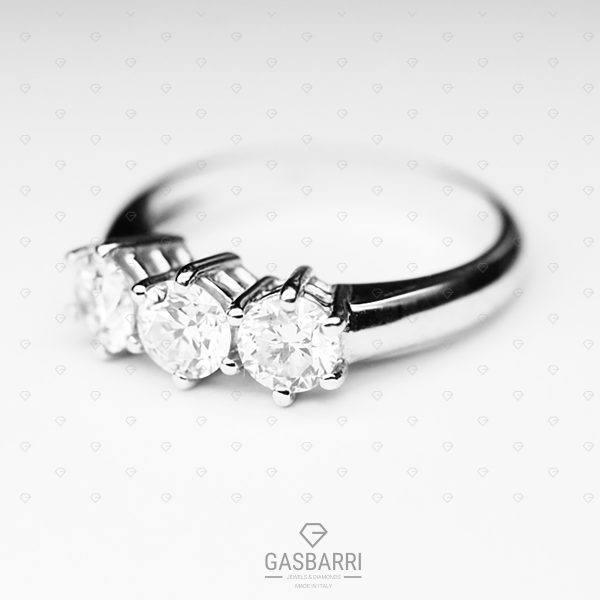 Anello Trilogy 1,35 carati (Colore G - Purezza VS1)