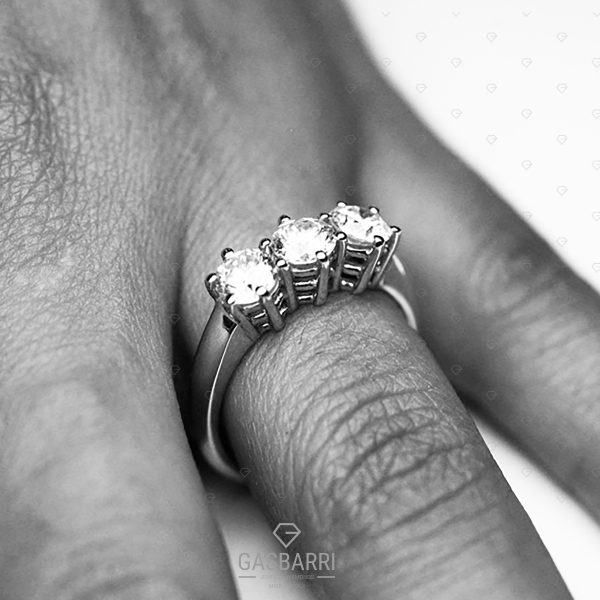 Anello Trilogy 1,35 carati (Colore G - Purezza VS1)
