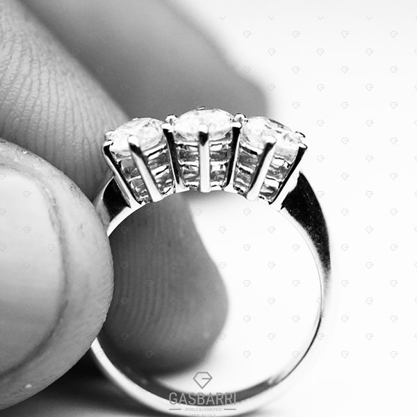 Anello Trilogy 1,35 carati (Colore G - Purezza VS1)
