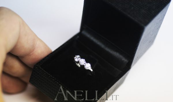 Anello Trilogy Classico 0,75 carati F-VS1 GIA