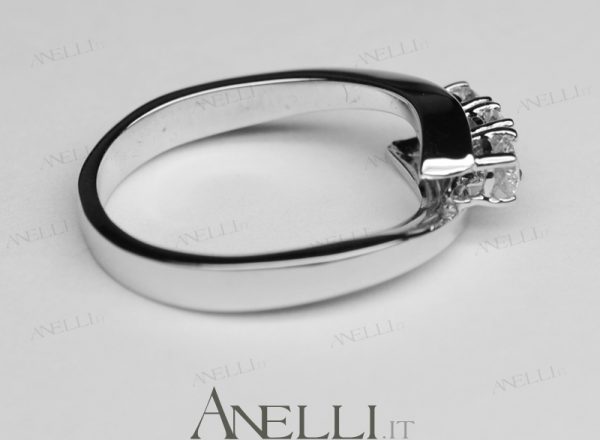 Anello Trilogy Diamanti 0,60 carati D-VS1