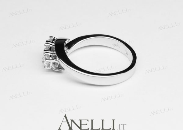 Anello Trilogy Diamanti 0,60 carati D-VS1