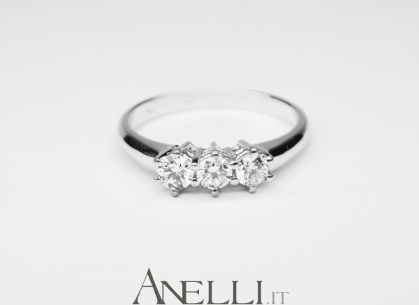 Anello Trilogy Diamanti 0,60 carati F-VVS1