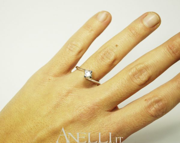 Anello Solitario Valentino 0,45 carati (F - Purissimo)