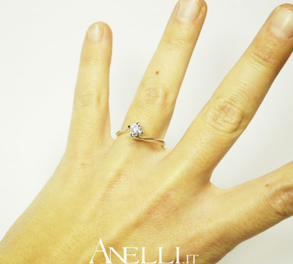 Anello Solitario Valentino 0,45 carati (F - Purissimo)
