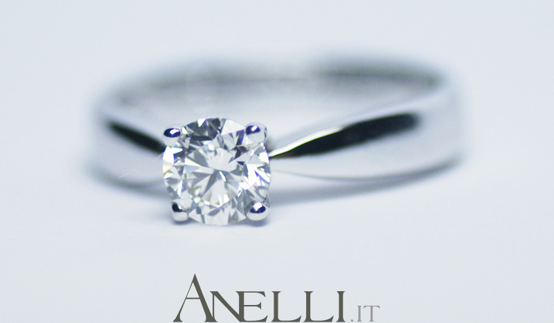 Prezzo anello con on sale diamante