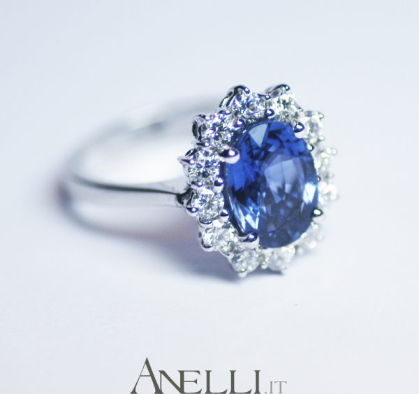Anello con Zaffiro Naturale di 5 carati