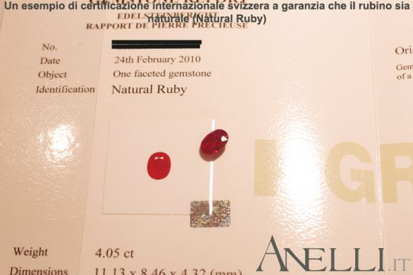 Anello in Oro Rosa con Rubino naturale