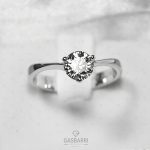solitario a cuore con diamante di 0,90 carati F-VS1 GIA