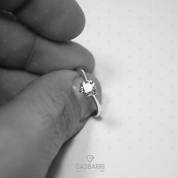 solitario a cuore con diamante di 0,90 carati F-VS1 GIA