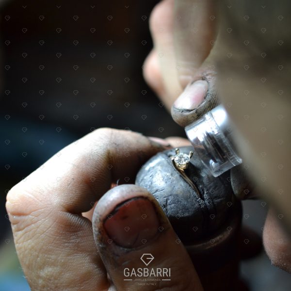 1 Carato F-VS1 in Oro Rosa con certificato GIA