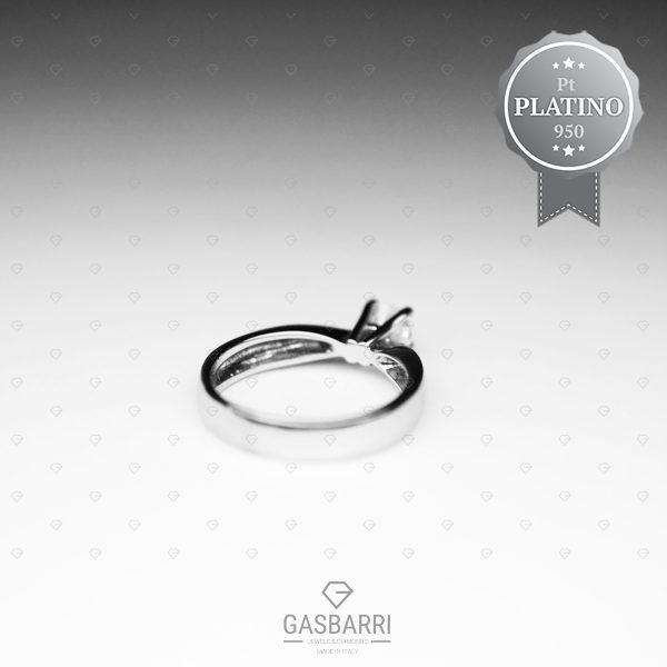 Solitario classico in Platino 950 con mezzo carato GIA