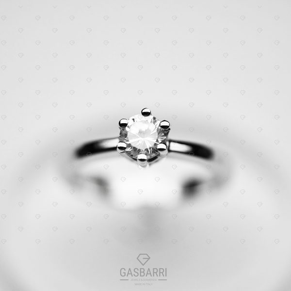 Solitario Mezzo Carato D-VS1 con GIA America