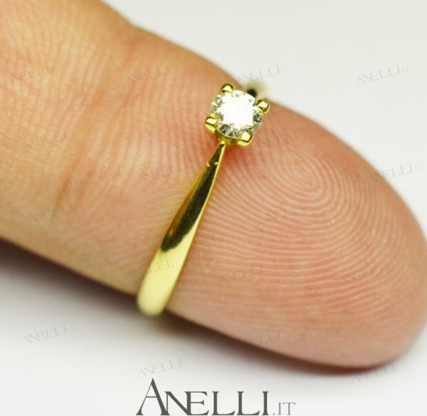 Anello Solitario Oro Giallo 0.20 carati F-VS1 GIA