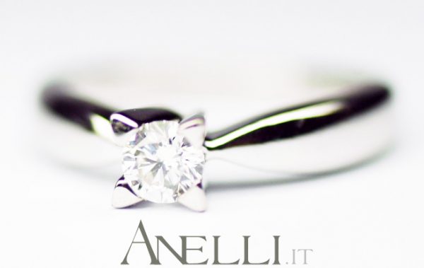 Anello Solitario 0,40 carati D-VS1 GIA