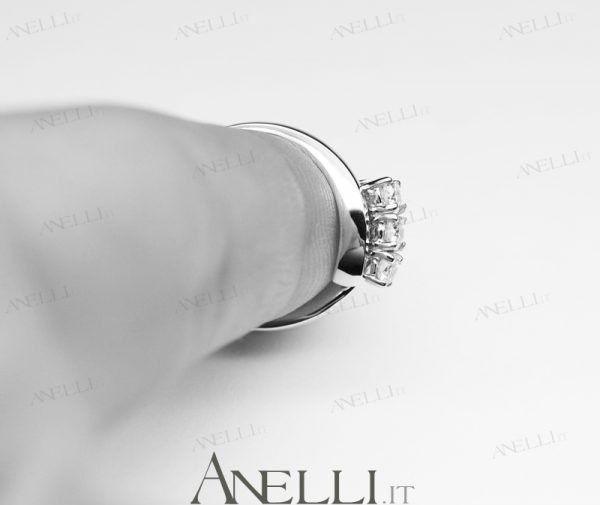 Anello Trilogy Diamanti 0,60 carati D-VS1