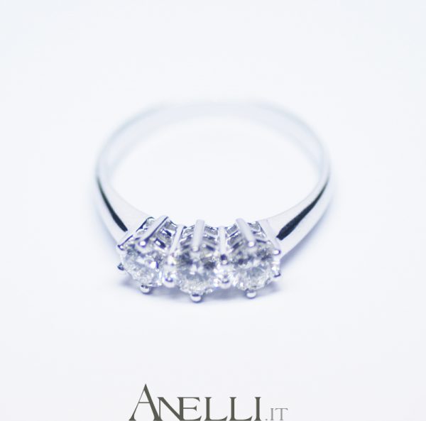 Anello Trilogy 0,60 carati (H-VS2)